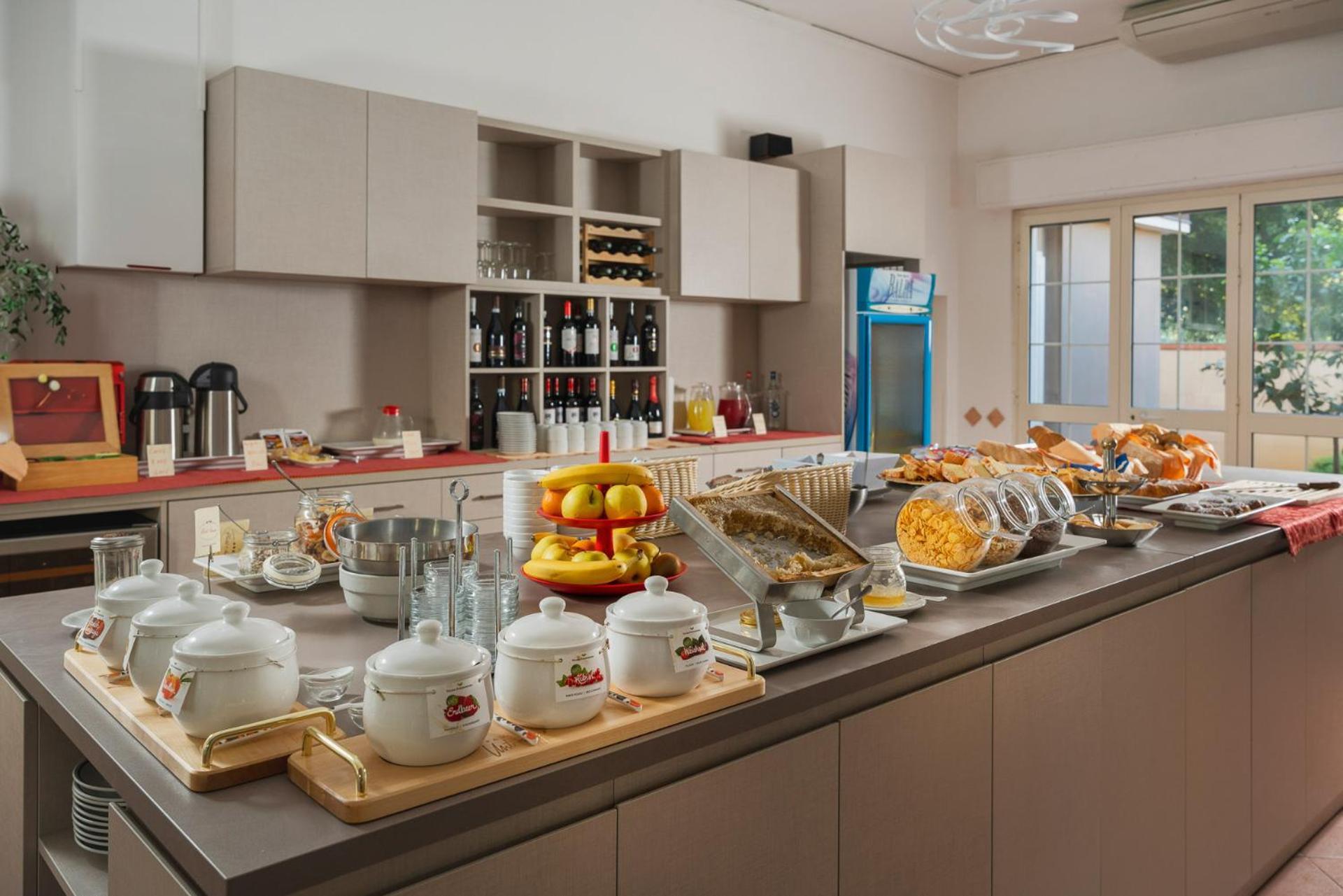 Hotel Azzurra Марина-ди-Пьетрасанта Экстерьер фото