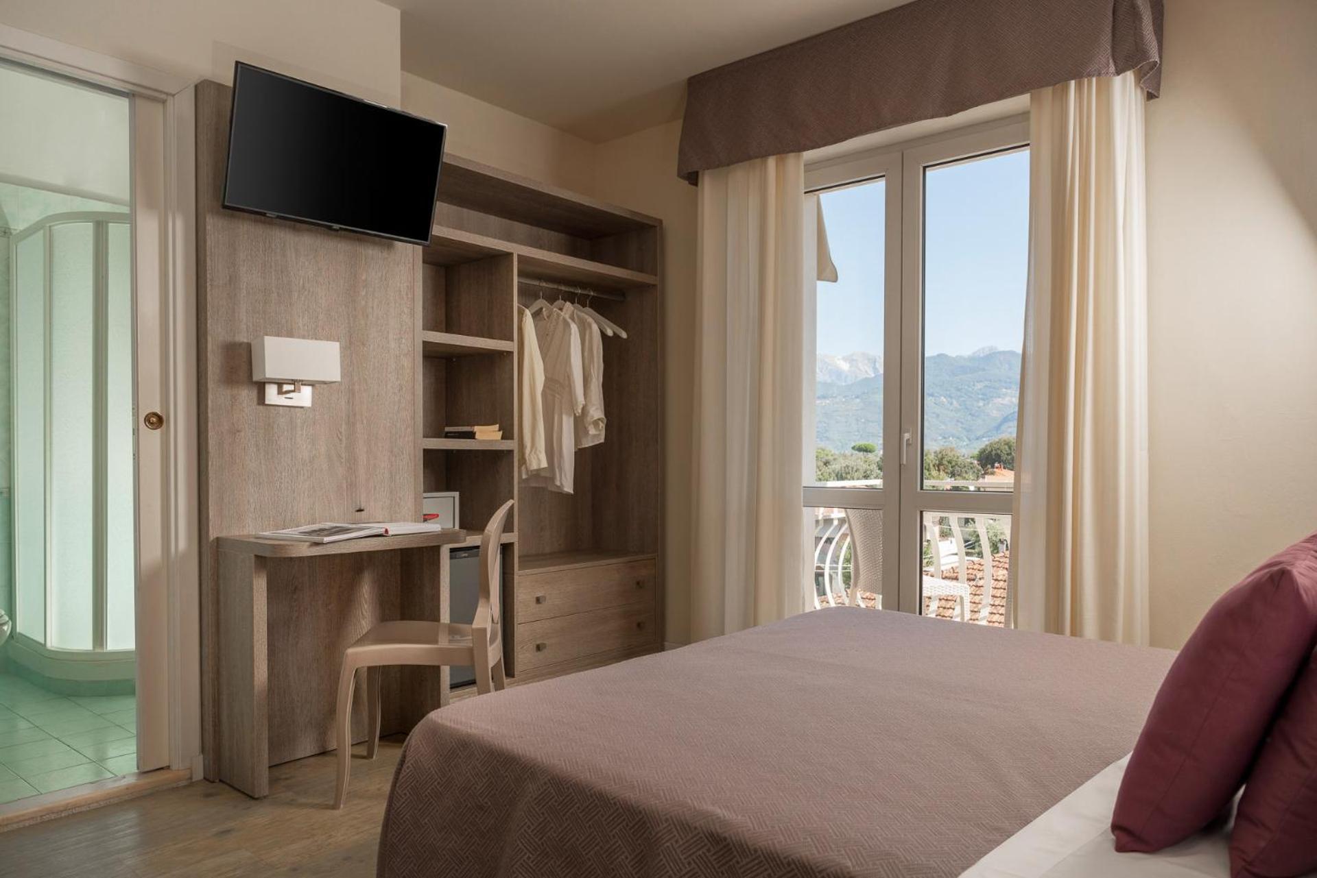 Hotel Azzurra Марина-ди-Пьетрасанта Экстерьер фото