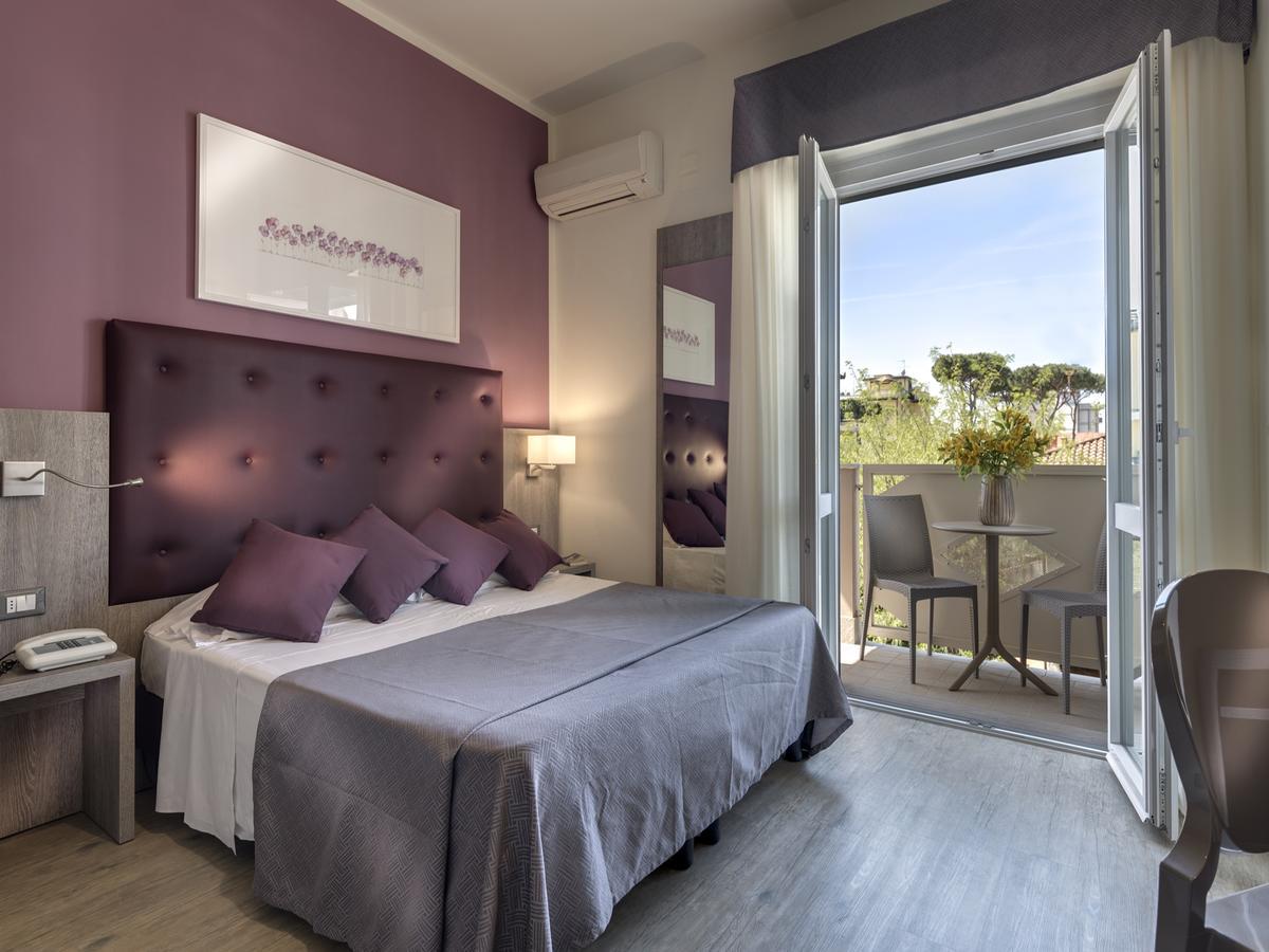 Hotel Azzurra Марина-ди-Пьетрасанта Экстерьер фото