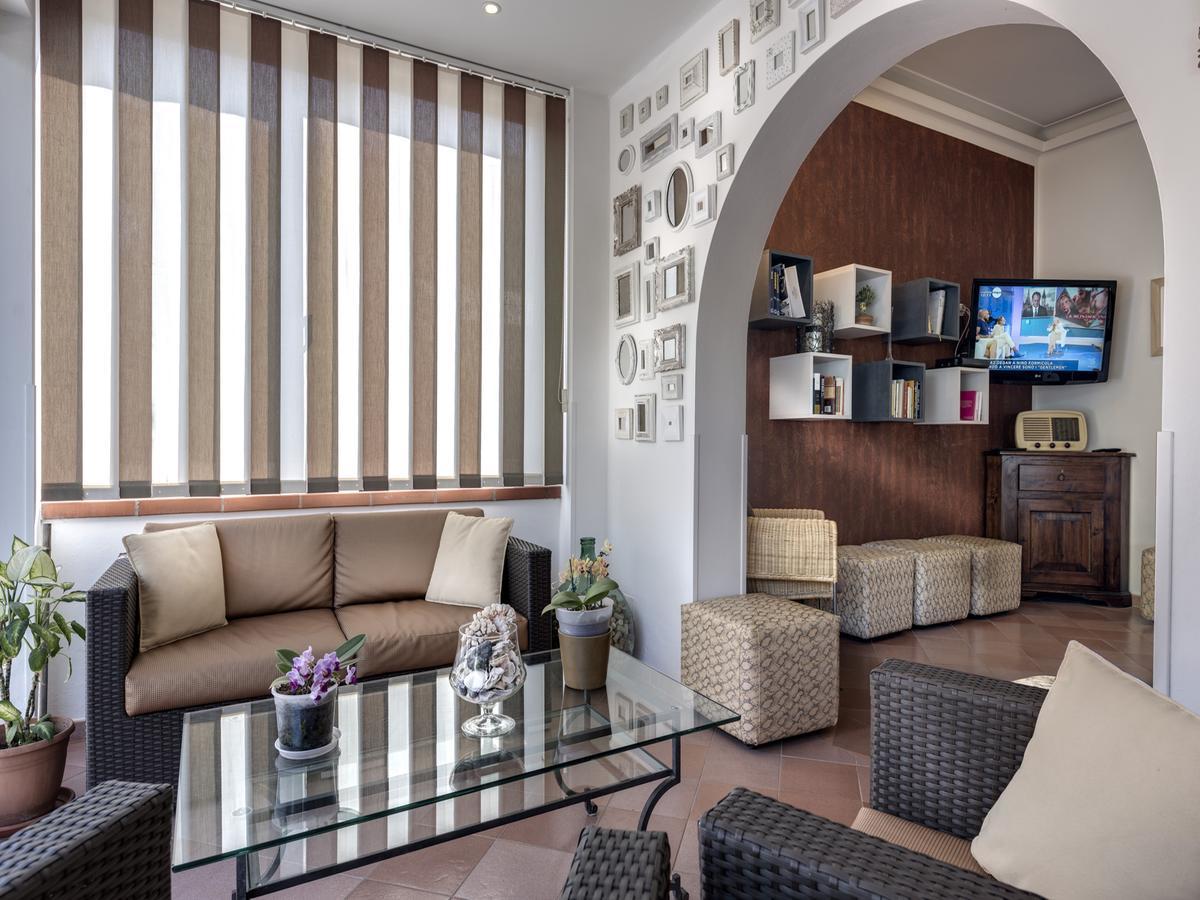 Hotel Azzurra Марина-ди-Пьетрасанта Экстерьер фото